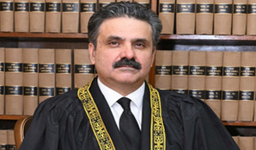 CJP stresses pivotal role of judges, lawyers in defending rights