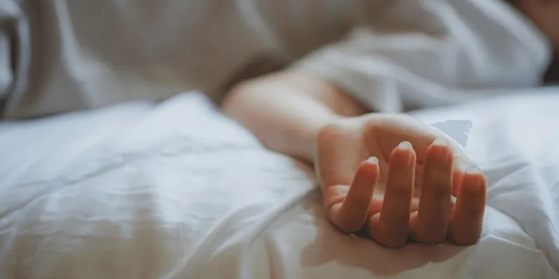 شوہر نے بھائی کیساتھ ملکر بیوی کو پھانسی دے دی