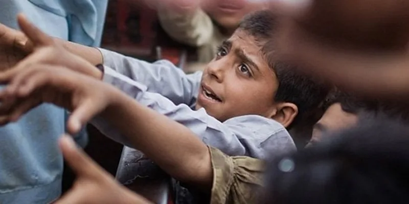 پاکستان میں غربت میں مزید اضافہ ہوگیا، شرح میں7فیصد اضافے کے بعد ایک کروڑ 30 لاکھ پاکستانی غربت کا شکار ہوگئے