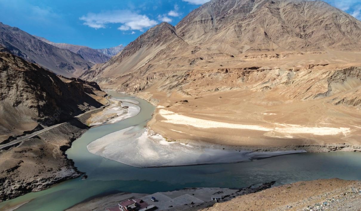 بھارت نے سندھ طاس معاہدے کے تحت دریائے جہلم میں پانی چھوڑ دیا، طلال چوہدری