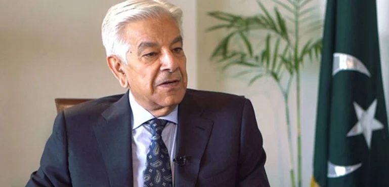 دونوں ممالک کی سرحدوں پر فوج کھڑی، جنگ کا خطرہ موجود ہے، وزیر دفاع