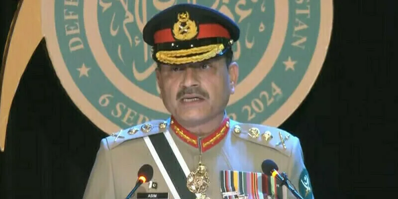 شہداء اور غازی ہمارا فخر، ان کا احترام ہر پاکستانی کیلئے مقدم ہے’ آرمی چیف