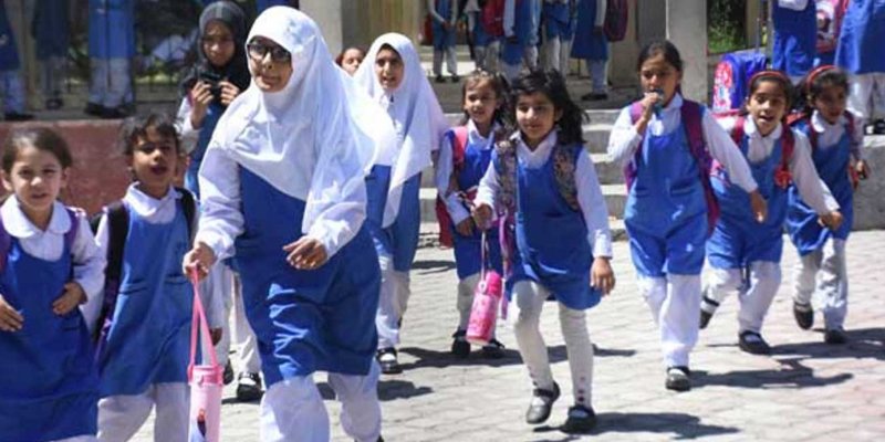 شدید گرمی؛ اسکولوں میں موسم گرما کی تعطیلات جلدی کرنے کی تجویز