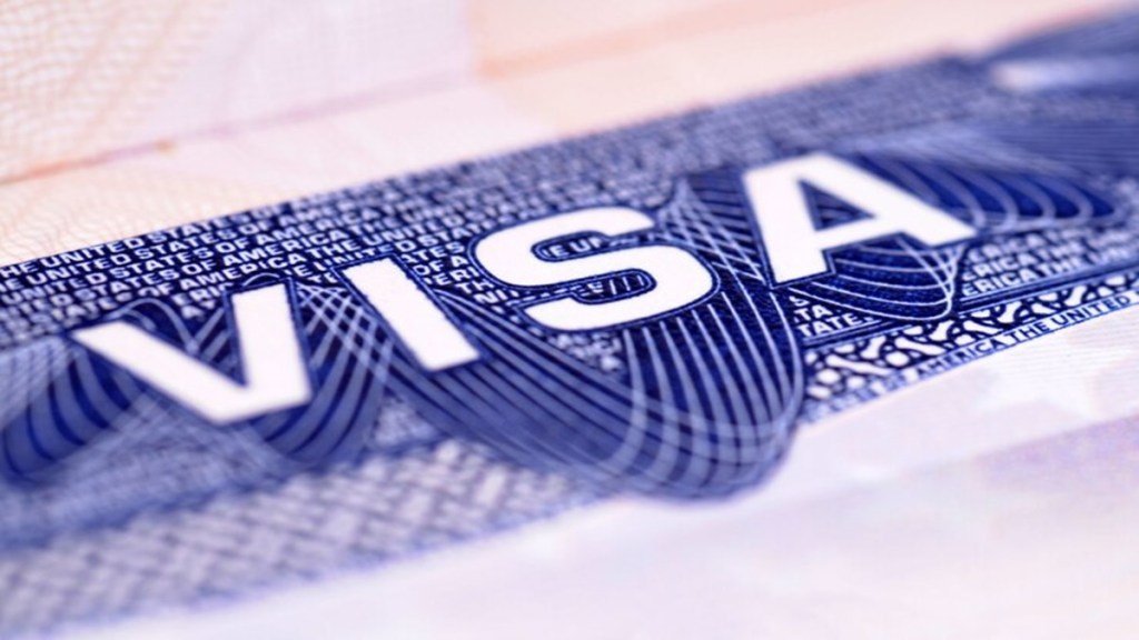 Students ‘opt out’ of US plans amid visa woes